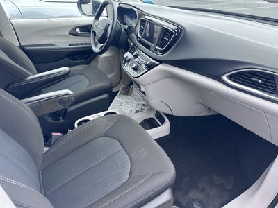2021 Chrysler Voyager L