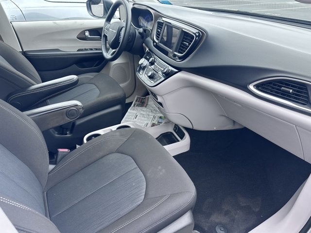 2021 Chrysler Voyager L