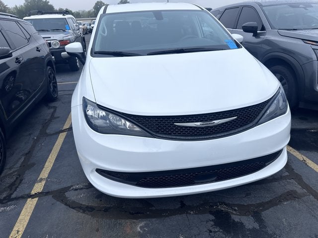 2021 Chrysler Voyager L