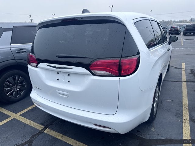 2021 Chrysler Voyager L