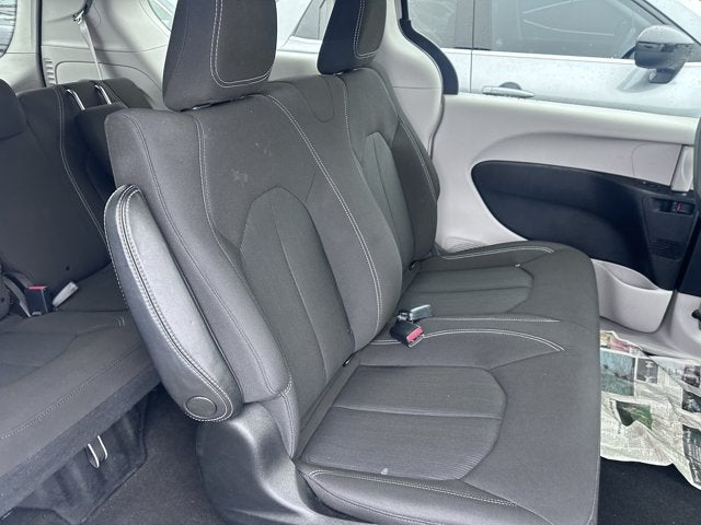 2021 Chrysler Voyager L