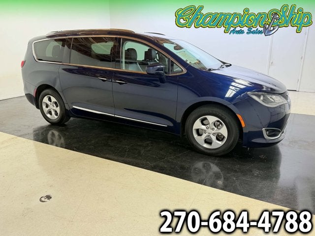 2017 Chrysler Pacifica Touring-L Plus