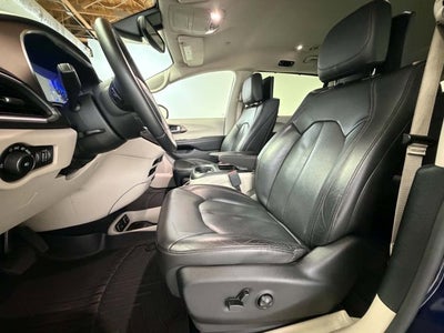 2017 Chrysler Pacifica Touring-L Plus