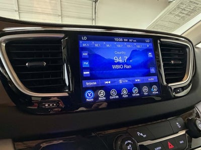 2017 Chrysler Pacifica Touring-L Plus