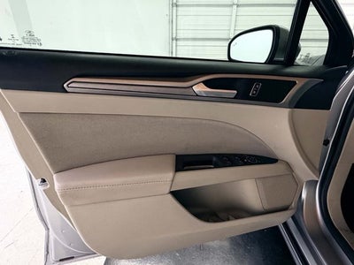 2020 Ford Fusion SE